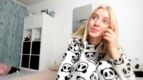 Kenzie online show from 10, 10, 2025