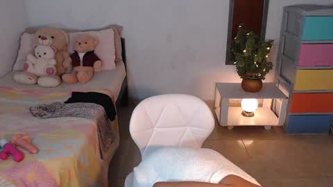 Mia  online show from 7, 12, 2024