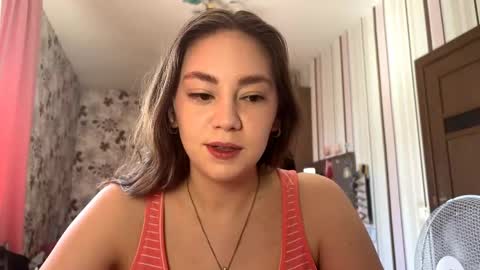 Snapshot of keshastremmel chatting on 22, 5, 2026 Ellie online show from 22, 5, 2026