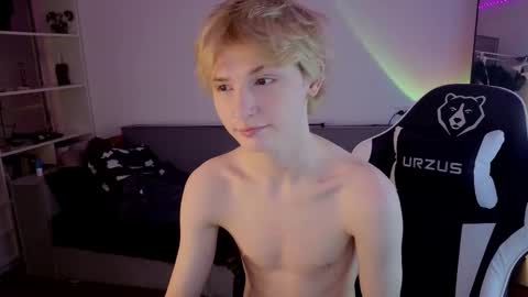 Snapshot of kessy_white chatting on 2, 10, 2025 Kessy online show from 2, 10, 2025