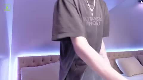 Snapshot of kessy_white chatting on 18, 6, 2026 Kessy online show from 18, 6, 2026