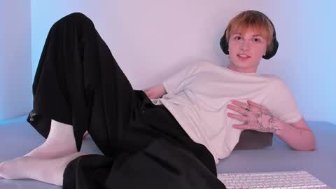 Snapshot of kessy_white chatting on 29, 7, 2026 Kessy online show from 29, 7, 2026