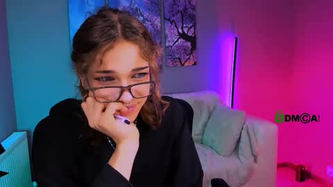 Snapshot of kevi_sunn chatting on 19, 9, 2025 kevi here online show from 19, 9, 2025
