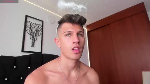 Snapshot of kevin_ahs1 chatting on 31, 10, 2025 Kevin Ahs online show from 31, 10, 2025