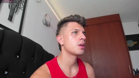 Snapshot of kevin_ahs1 chatting on 21, 11, 2025 Kevin Ahs online show from 21, 11, 2025