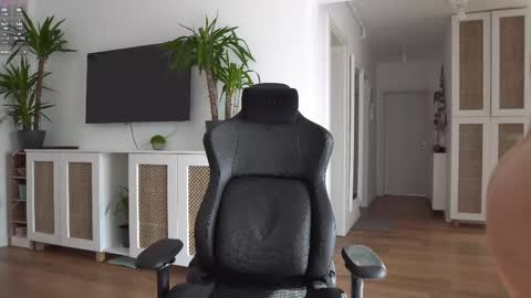 Kevin online show from 28, 2, 2025