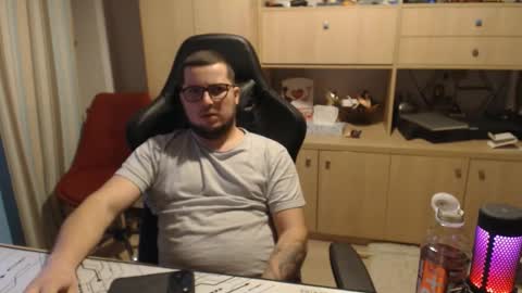 Snapshot of kevinnlovely chatting on 15, 10, 2025 Kevinn online show from 15, 10, 2025