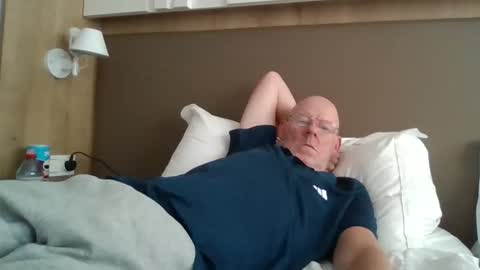 kevlooking4sez online show from 12, 10, 2025