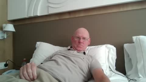 kevlooking4sez online show from 15, 10, 2025