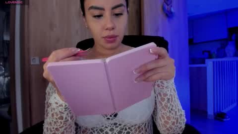 Laura online show from 11, 11, 2025