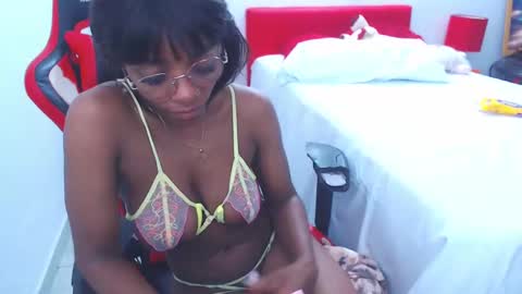 Snapshot of keyra_dainty chatting on 19, 12, 2024 Sandy Saenz online show from 19, 12, 2024