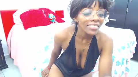 Snapshot of keyra_dainty chatting on 9, 2, 2025 Sandy Saenz online show from 9, 2, 2025