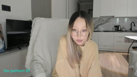 KHAESOO3 Yuna online show from 8, 2, 2025