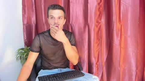 Snapshot of khatarsis2000 chatting on 21, 9, 2025 DonyBrown online show from 21, 9, 2025
