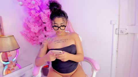 Snapshot of khelany_isyy chatting on 5, 12, 2024 Khelany Isyy online show from 5, 12, 2024