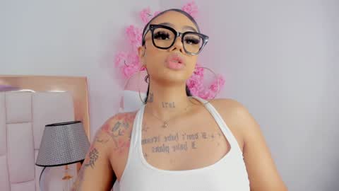 Snapshot of khelany_isyy chatting on 8, 2, 2025 Khelany Isyy online show from 8, 2, 2025