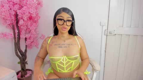 Snapshot of khelany_isyy chatting on 24, 2, 2025 Khelany Isyy online show from 24, 2, 2025
