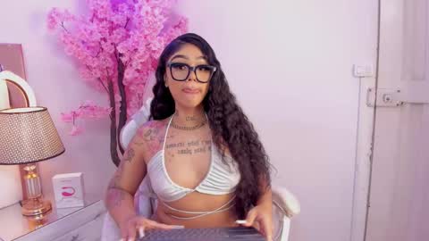 Snapshot of khelany_isyy chatting on 11, 3, 2025 Khelany Isyy online show from 11, 3, 2025