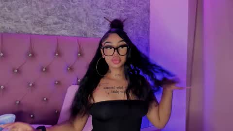 Snapshot of khelany_isyy chatting on 1, 10, 2025 Khelany Isyy online show from 1, 10, 2025