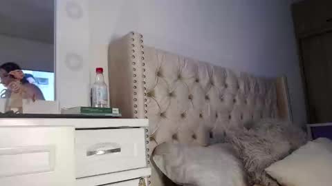 khloe33 online show from 13, 2, 2025