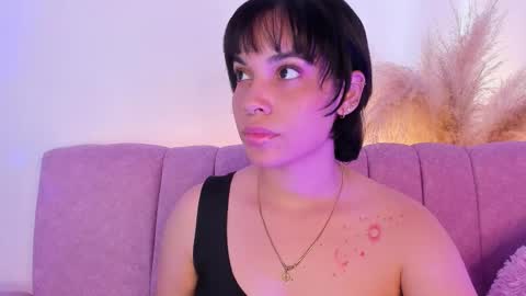 Snapshot of khloe_cute_ chatting on 4, 10, 2025 khloe_cute_ online show from 4, 10, 2025