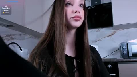 Snapshot of khloeforever chatting on 22, 5, 2026 khloe online show from 22, 5, 2026