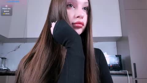 Snapshot of khloeforever chatting on 24, 5, 2026 khloe online show from 24, 5, 2026