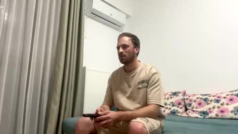 Snapshot of khloekross chatting on 1, 3, 2026 khloekross online show from 1, 3, 2026