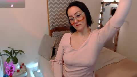 Snapshot of kiara_bermont chatting on 3, 10, 2025 Kiara Bermont online show from 3, 10, 2025