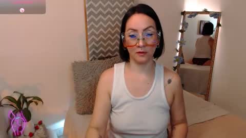 Snapshot of kiara_bermont chatting on 4, 10, 2025 Kiara Bermont online show from 4, 10, 2025