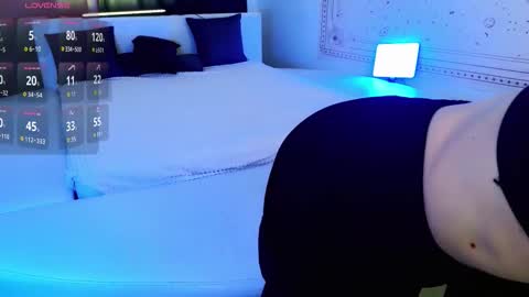 Snapshot of kiara_dream chatting on 8, 9, 2025 Kira online show from 8, 9, 2025