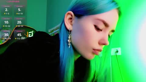 Snapshot of kiara_dream chatting on 25, 9, 2025 Kira online show from 25, 9, 2025