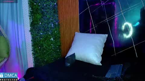 Kiara Zahiri online show from 13, 9, 2025