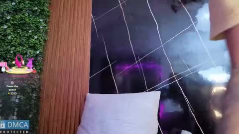 Kiara Zahiri online show from 10, 10, 2025