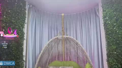 Kiara Zahiri online show from 6, 11, 2025