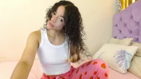 Snapshot of kiararose19 chatting on 19, 4, 2026 Kiara online show from 19, 4, 2026