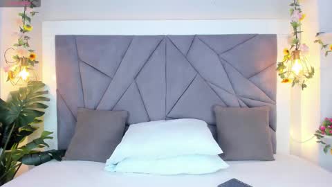 kiarha  online show from 3, 12, 2025