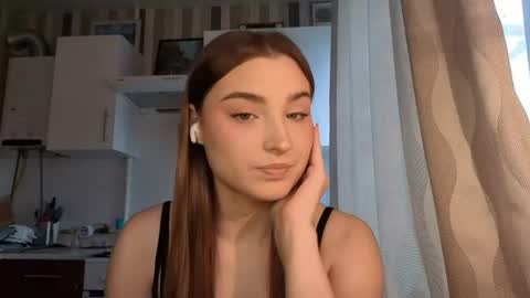 Snapshot of kierstentates chatting on 22, 4, 2026 Ola my name is Lissa Lets hit 10 Thumbs Up together online show from 22, 4, 2026