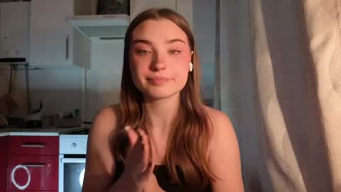 Snapshot of kierstentates chatting on 15, 5, 2026 Ola my name is Lissa Lets hit 10 Thumbs Up together online show from 15, 5, 2026