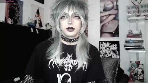Snapshot of kiiller_queen chatting on 6, 5, 2026 kenny online show from 6, 5, 2026