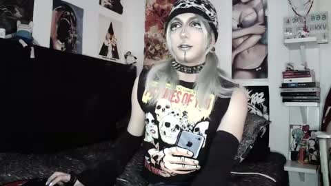 Snapshot of kiiller_queen chatting on 19, 5, 2026 kenny online show from 19, 5, 2026