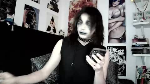 Snapshot of kiiller_queen chatting on 20, 5, 2026 kenny online show from 20, 5, 2026