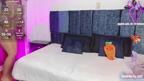 kiimowens online show from 5, 12, 2025