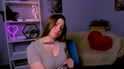 Snapshot of kiki_swan chatting on 7, 3, 2025 kiki_swan online show from 7, 3, 2025