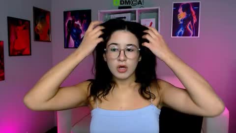 Snapshot of kiki_yourlove chatting on 18, 10, 2025 Kira online show from 18, 10, 2025