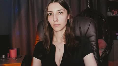 Snapshot of kikies_ chatting on 2, 10, 2025 Mika and Miranda online show from 2, 10, 2025