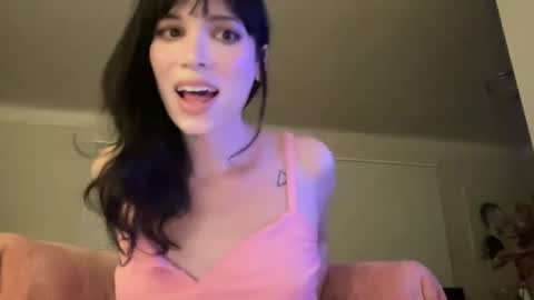 Kiki Hart online show from 4, 1, 2025