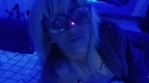 kikilovespartylights online show from 23, 11, 2025