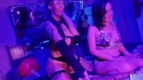 Snapshot of kikilovespartylights chatting on 25, 2, 2026 kikilovespartylights online show from 25, 2, 2026