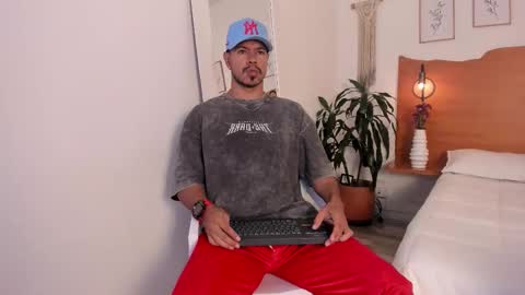 Kilua Muscle guy online show from 8, 11, 2025